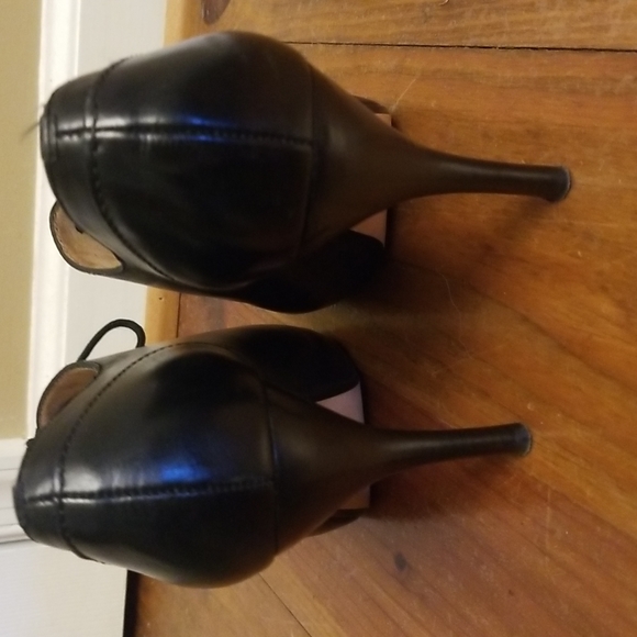 Max Studio black leather shoes. Size 8. EUC - Picture 3 of 8